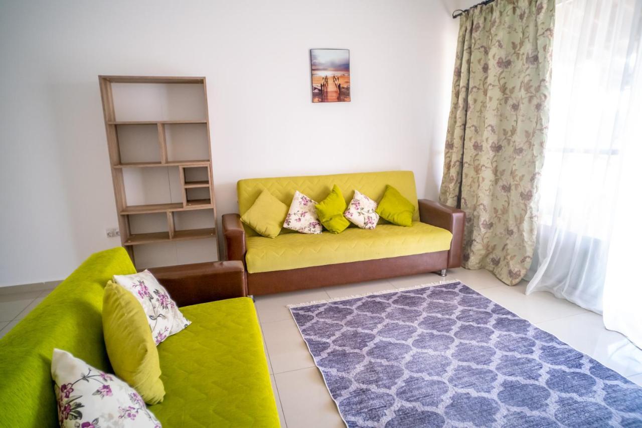 Spacious Three-Bedroom Apartment With Sea View A3 ไคริเนีย ภายนอก รูปภาพ